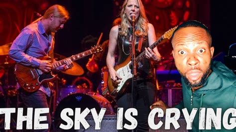  The Sky Is Crying - A Soulful Ballad Laced With Bluesy Yearnings